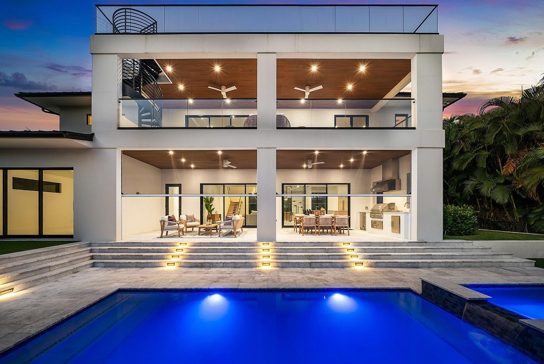 На продажу: $6,000,000 (5 спален, 5 ванн, 5147 Квадратных фут)