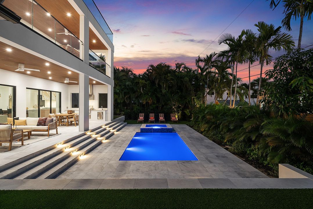 На продажу: $6,000,000 (5 спален, 5 ванн, 5147 Квадратных фут)