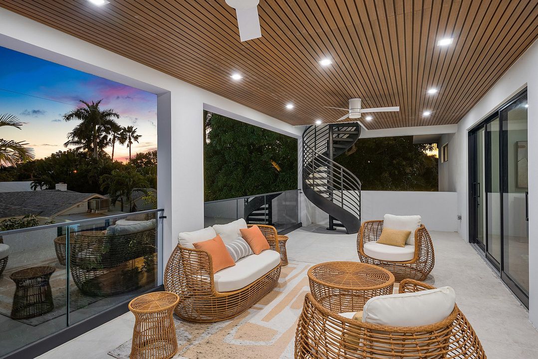 На продажу: $6,000,000 (5 спален, 5 ванн, 5147 Квадратных фут)