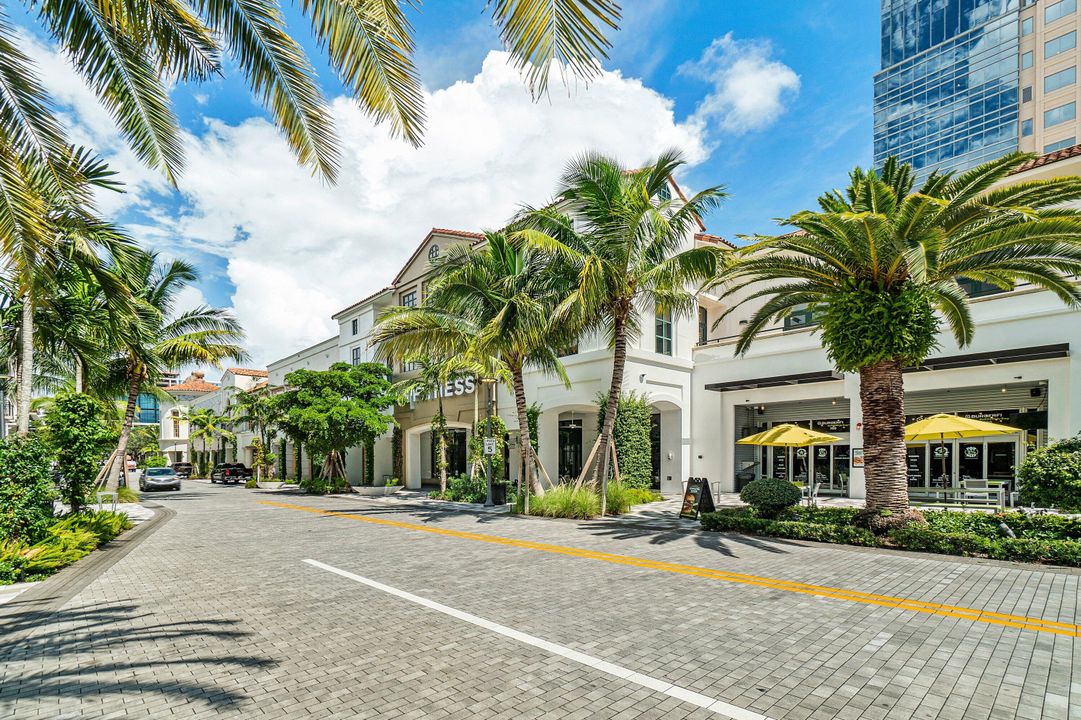 На продажу: $6,000,000 (5 спален, 5 ванн, 5147 Квадратных фут)