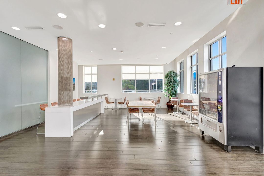 На продажу: $649,500 (3 спален, 2 ванн, 1377 Квадратных фут)