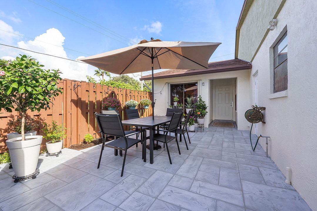 待售: $339,000 (2 贝兹, 2 浴室, 1134 平方英尺)