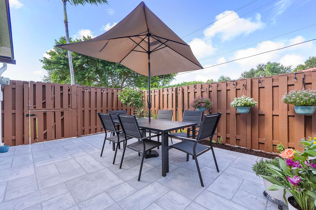 待售: $339,000 (2 贝兹, 2 浴室, 1134 平方英尺)