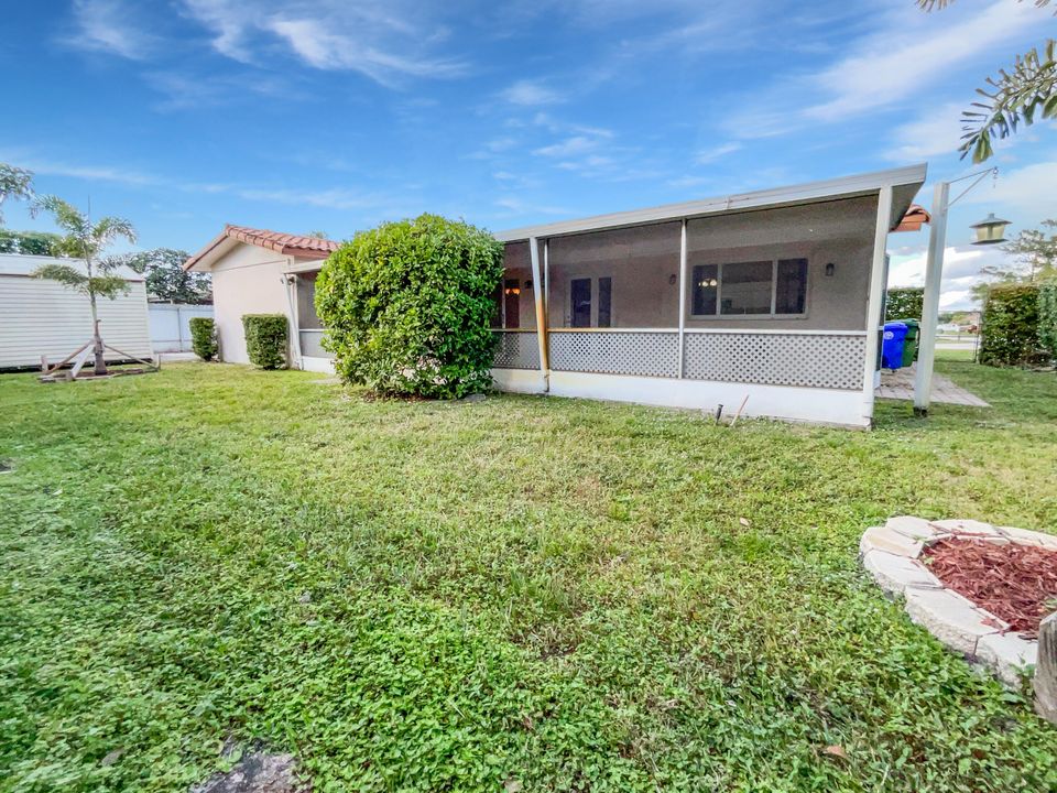 For Sale: $595,000 (3 beds, 2 baths, 1543 Square Feet)