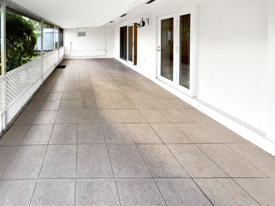 For Sale: $595,000 (3 beds, 2 baths, 1543 Square Feet)