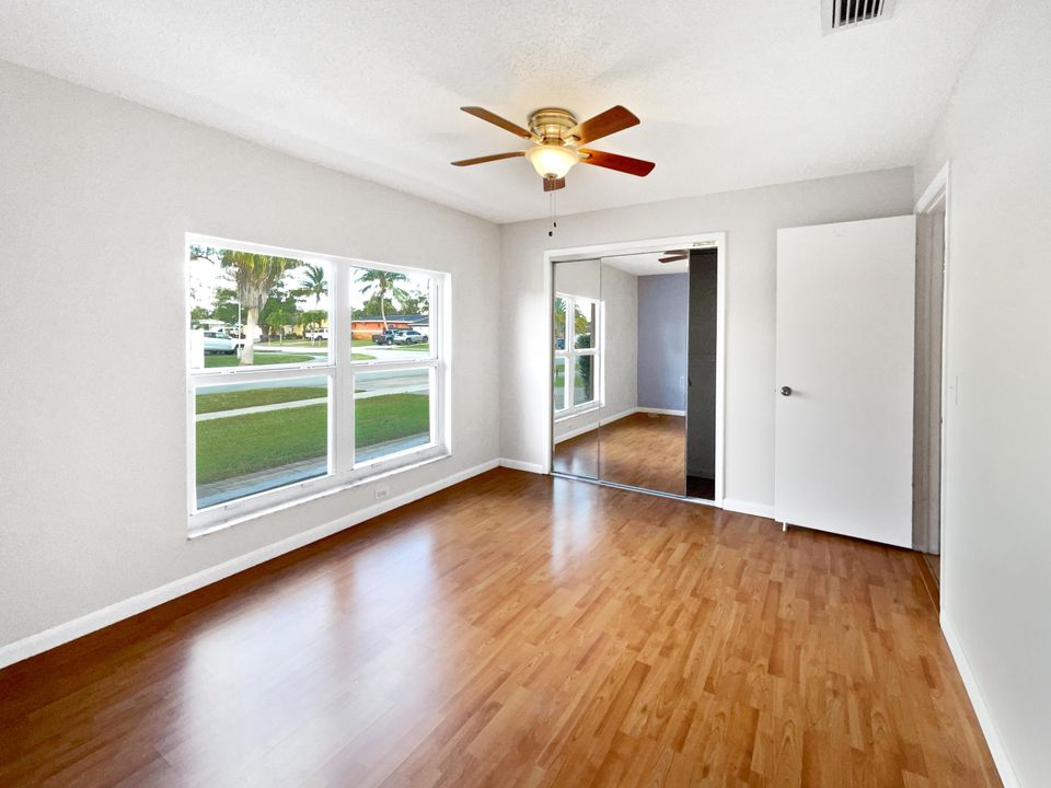 For Sale: $595,000 (3 beds, 2 baths, 1543 Square Feet)