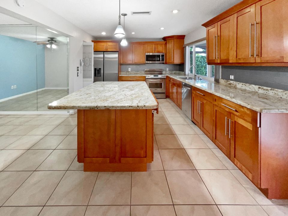 For Sale: $595,000 (3 beds, 2 baths, 1543 Square Feet)