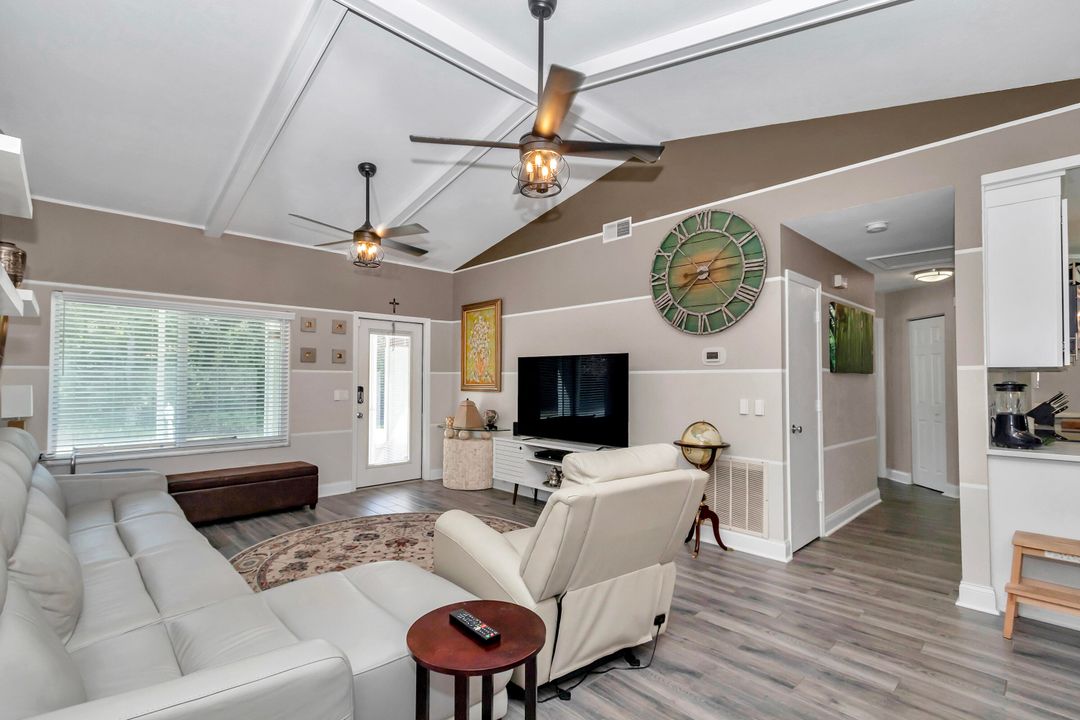 For Sale: $287,000 (3 beds, 2 baths, 1360 Square Feet)