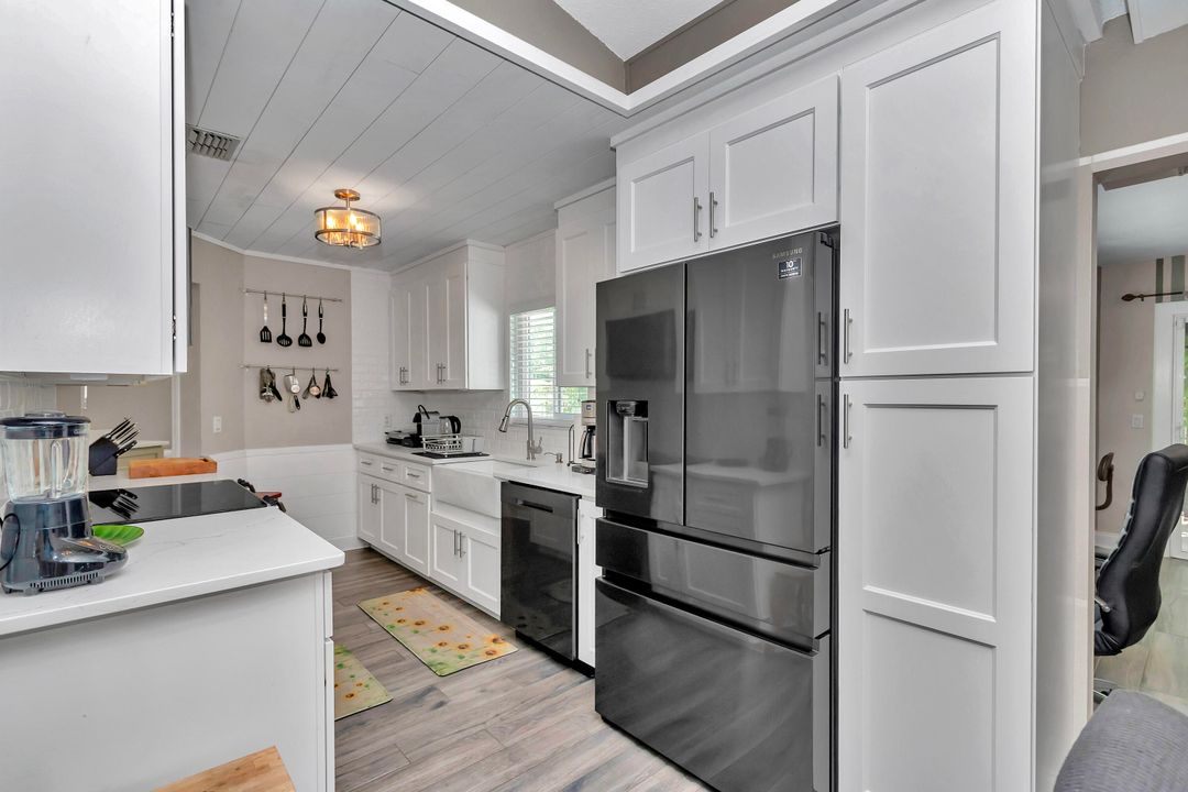 For Sale: $287,000 (3 beds, 2 baths, 1360 Square Feet)