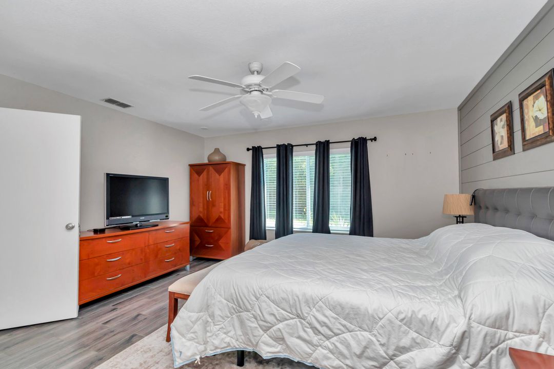 For Sale: $287,000 (3 beds, 2 baths, 1360 Square Feet)