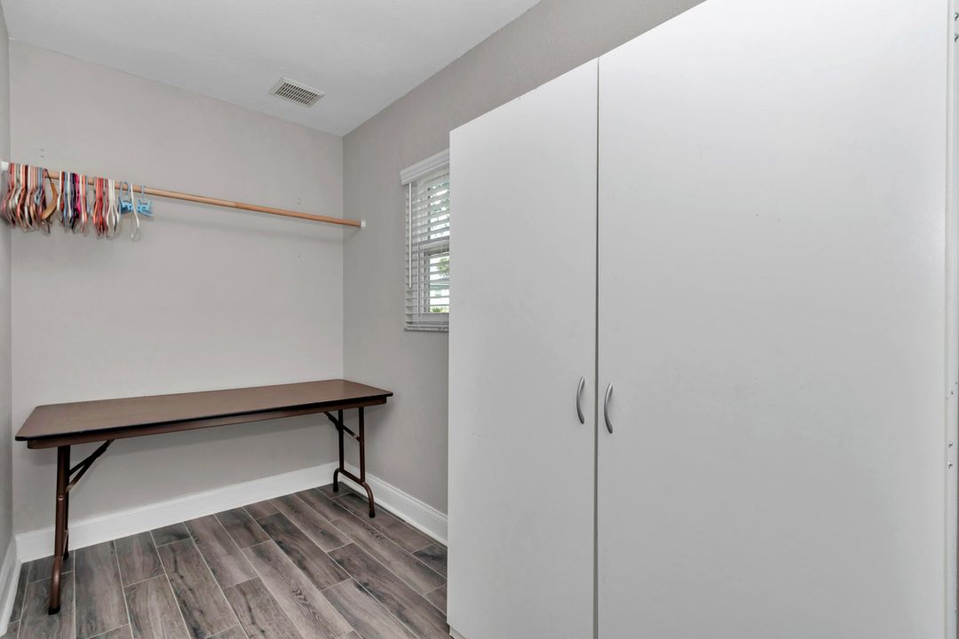 For Sale: $287,000 (3 beds, 2 baths, 1360 Square Feet)