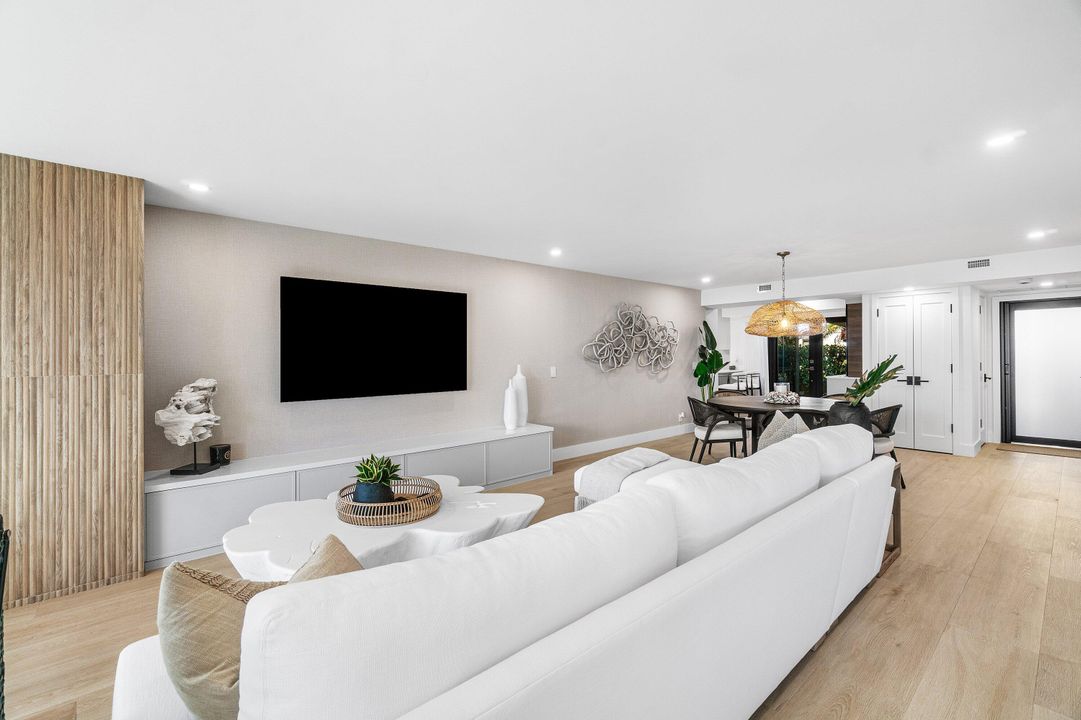 En Venta: $785,000 (3 camas, 2 baños, 1958 Pies cuadrados)