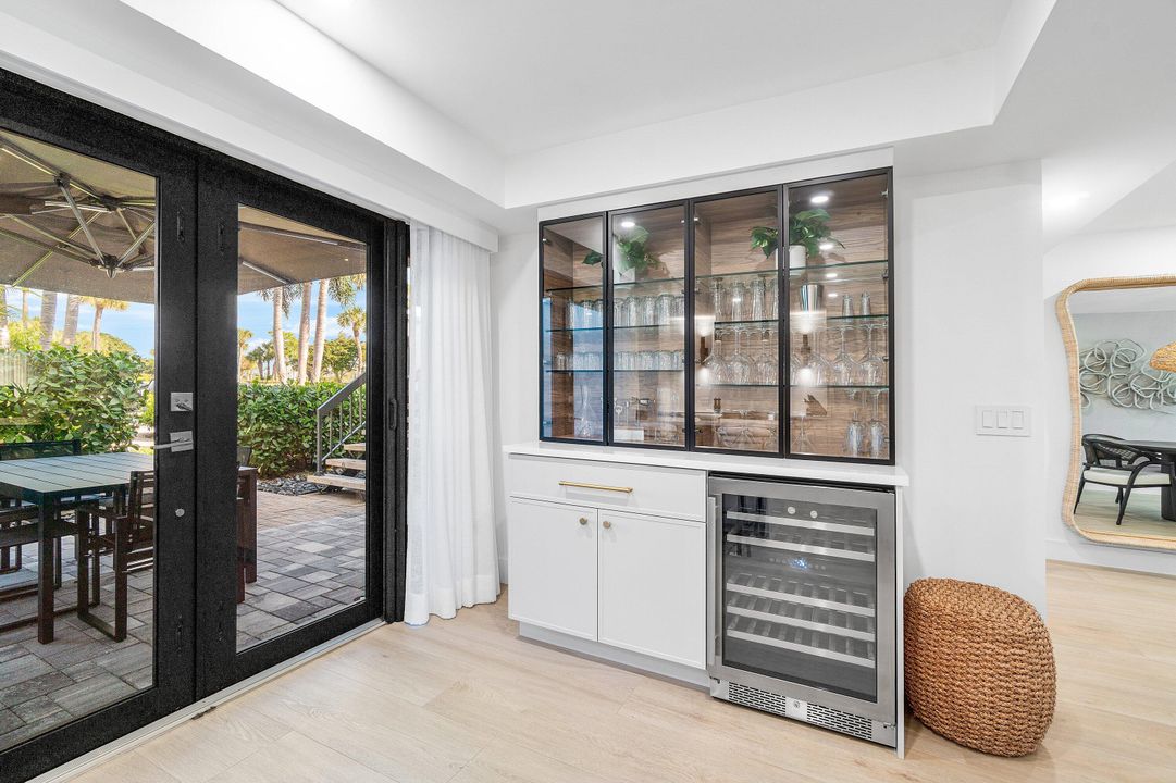 En Venta: $785,000 (3 camas, 2 baños, 1958 Pies cuadrados)