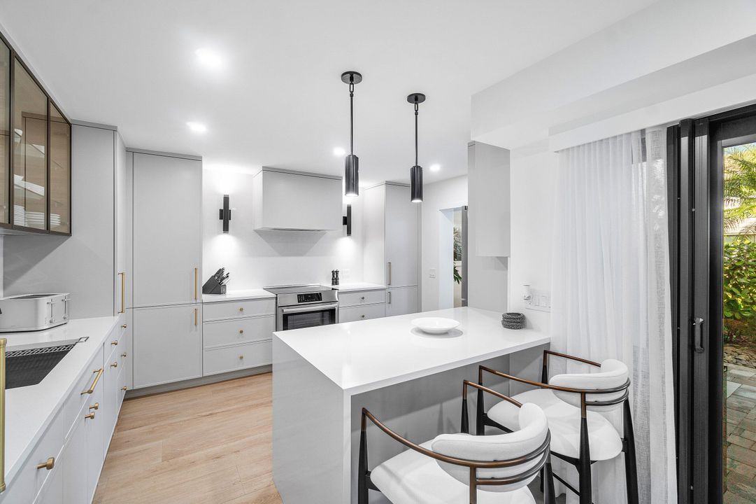 En Venta: $785,000 (3 camas, 2 baños, 1958 Pies cuadrados)