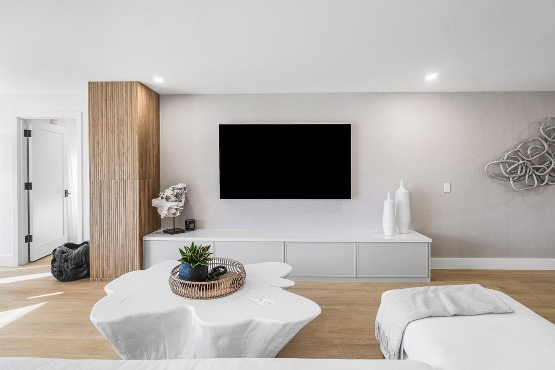 En Venta: $785,000 (3 camas, 2 baños, 1958 Pies cuadrados)