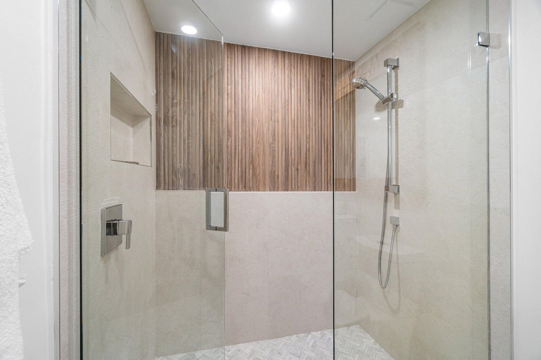 En Venta: $785,000 (3 camas, 2 baños, 1958 Pies cuadrados)