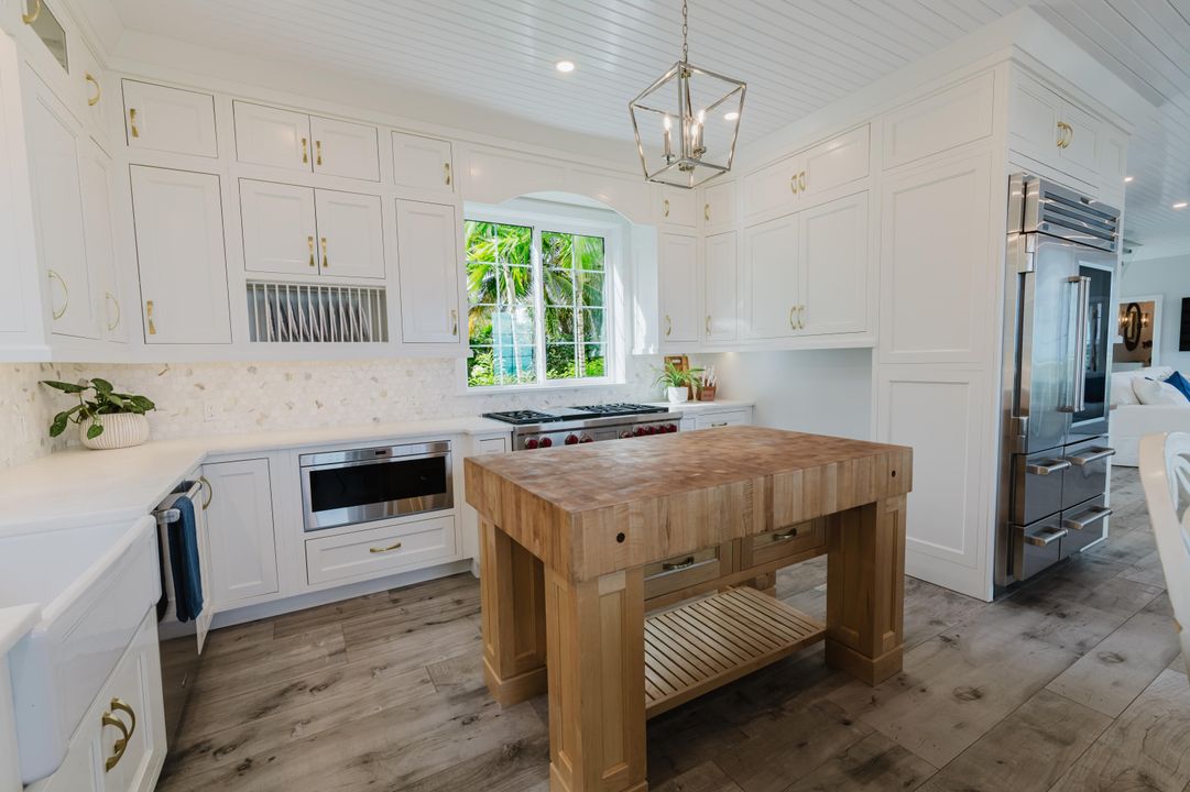 For Sale: $8,600,000 (4 beds, 3 baths, 3468 Square Feet)