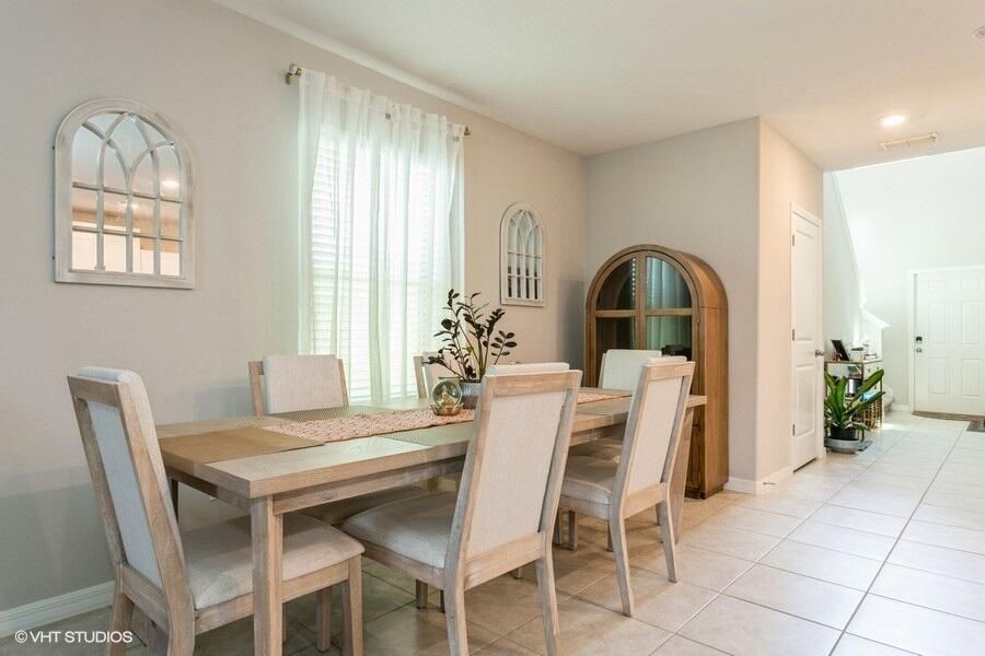 For Sale: $404,000 (5 beds, 2 baths, 2415 Square Feet)