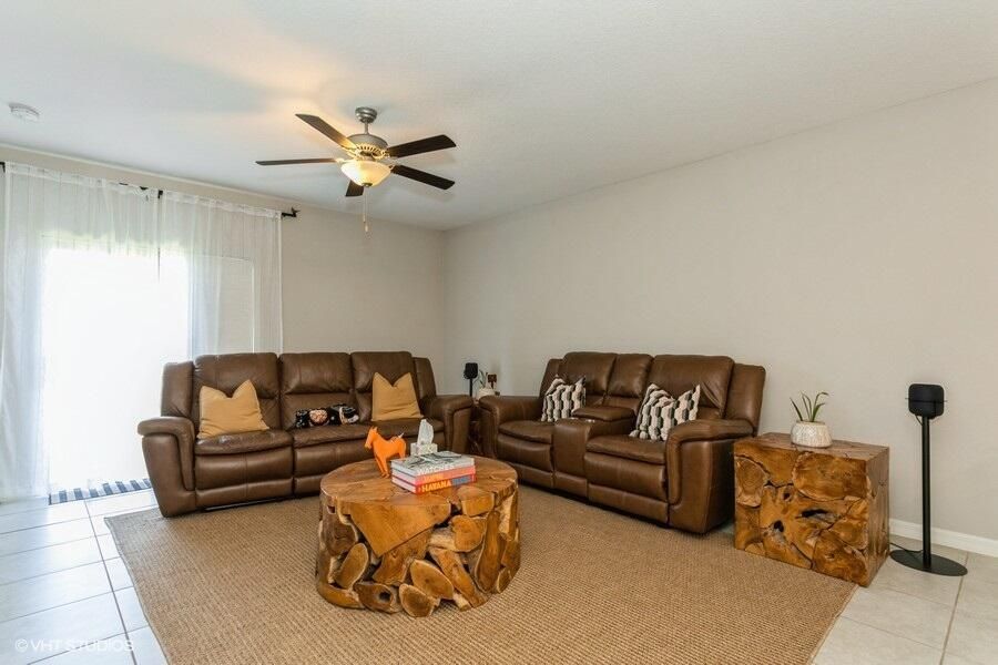 For Sale: $404,000 (5 beds, 2 baths, 2415 Square Feet)