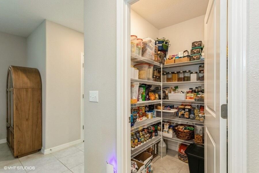 For Sale: $404,000 (5 beds, 2 baths, 2415 Square Feet)