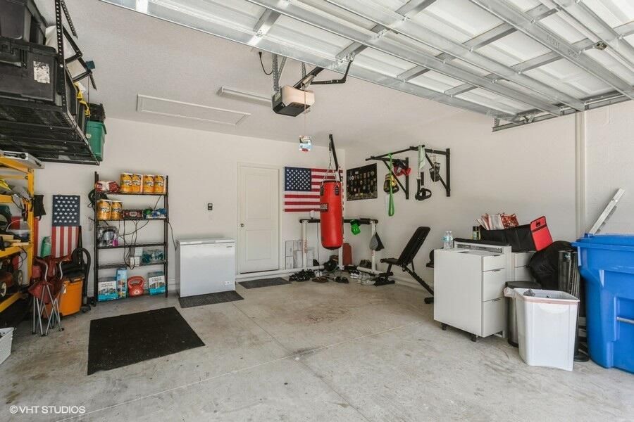 For Sale: $404,000 (5 beds, 2 baths, 2415 Square Feet)