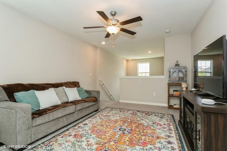 For Sale: $404,000 (5 beds, 2 baths, 2415 Square Feet)