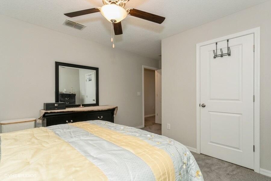 For Sale: $404,000 (5 beds, 2 baths, 2415 Square Feet)