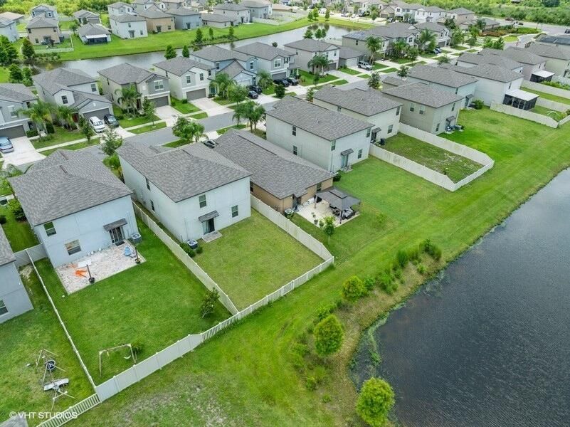 For Sale: $404,000 (5 beds, 2 baths, 2415 Square Feet)