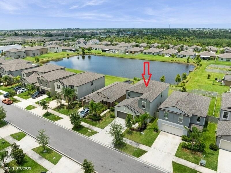 For Sale: $404,000 (5 beds, 2 baths, 2415 Square Feet)