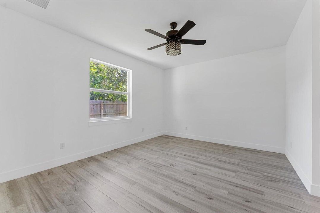 В аренду: $3,500 (3 спален, 2 ванн, 1283 Квадратных фут)