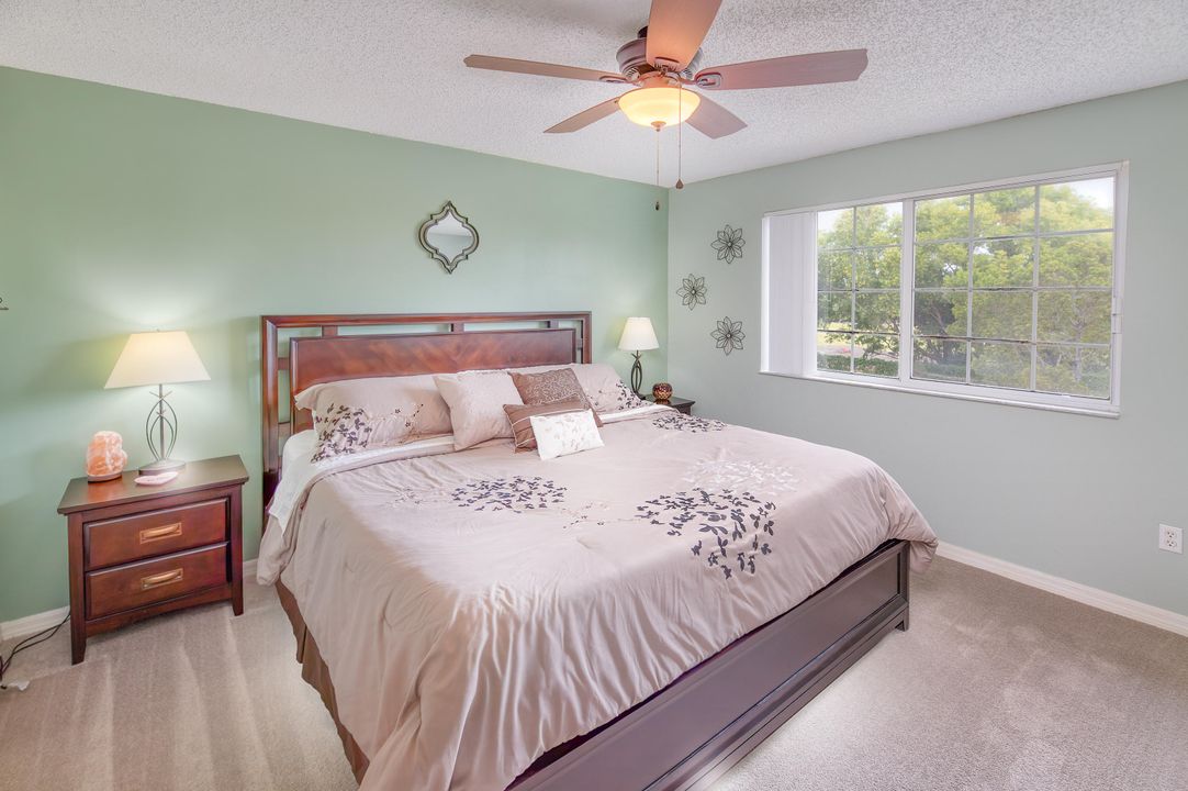 En Venta: $299,900 (2 camas, 2 baños, 1112 Pies cuadrados)