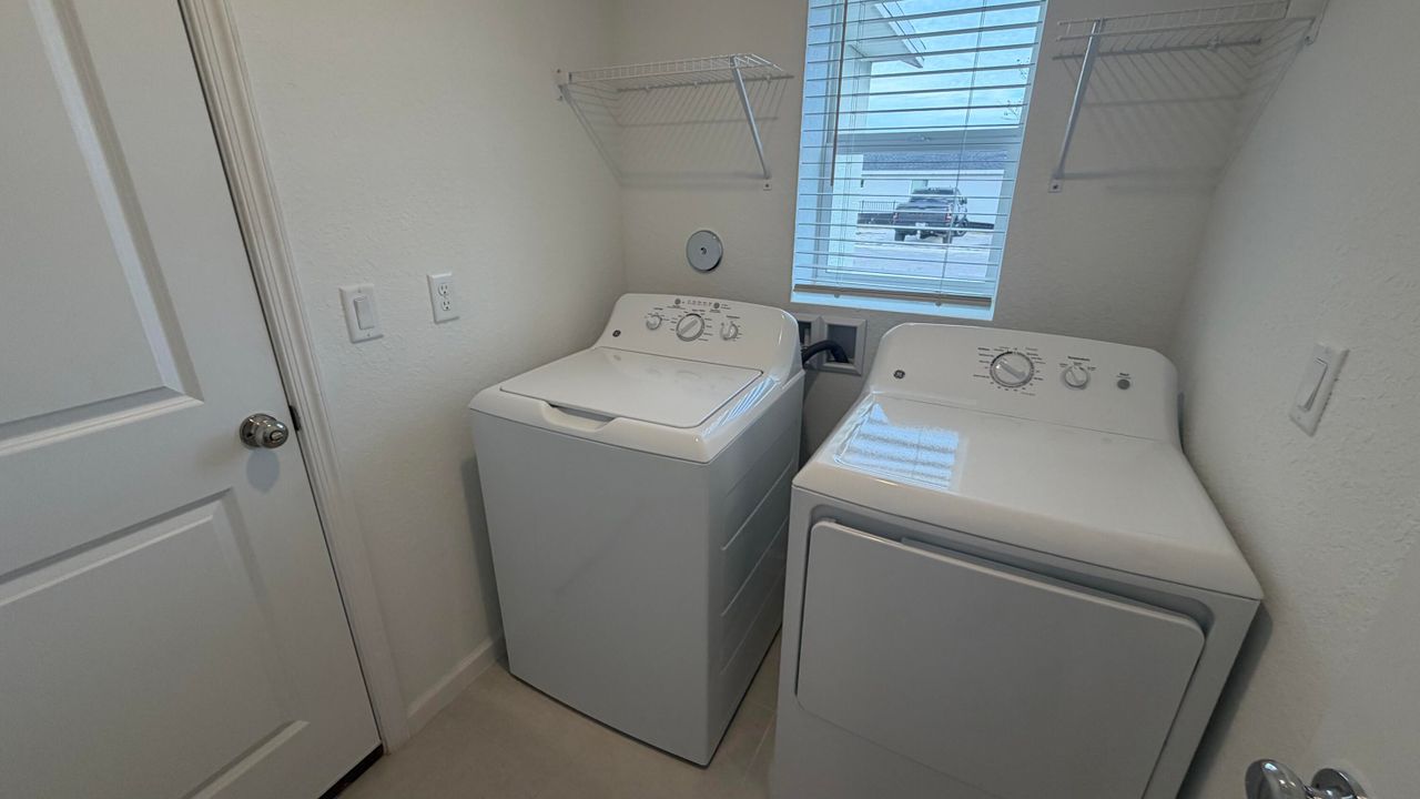 В аренду: $2,550 (3 спален, 2 ванн, 1432 Квадратных фут)