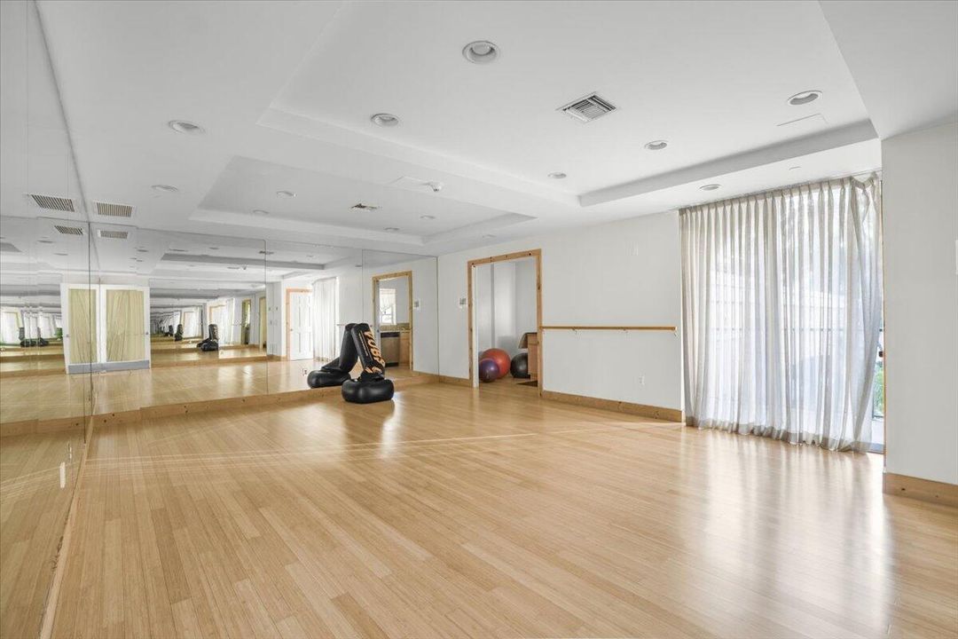 出租: $2,950 (2 贝兹, 2 浴室, 1148 平方英尺)