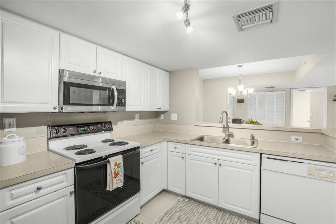 出租: $2,950 (2 贝兹, 2 浴室, 1148 平方英尺)