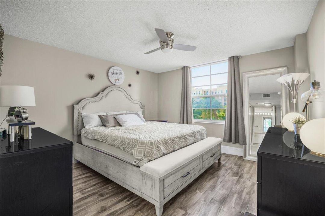 出租: $2,950 (2 贝兹, 2 浴室, 1148 平方英尺)