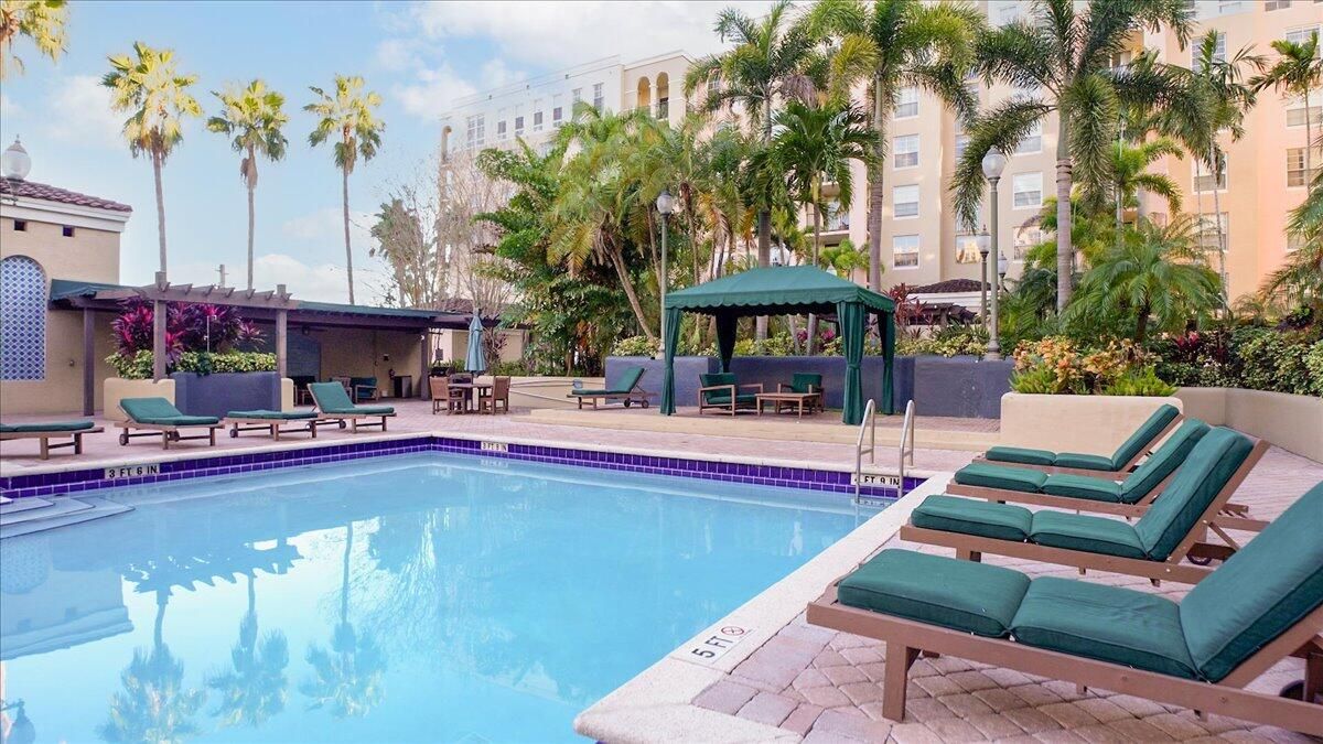 出租: $2,950 (2 贝兹, 2 浴室, 1148 平方英尺)