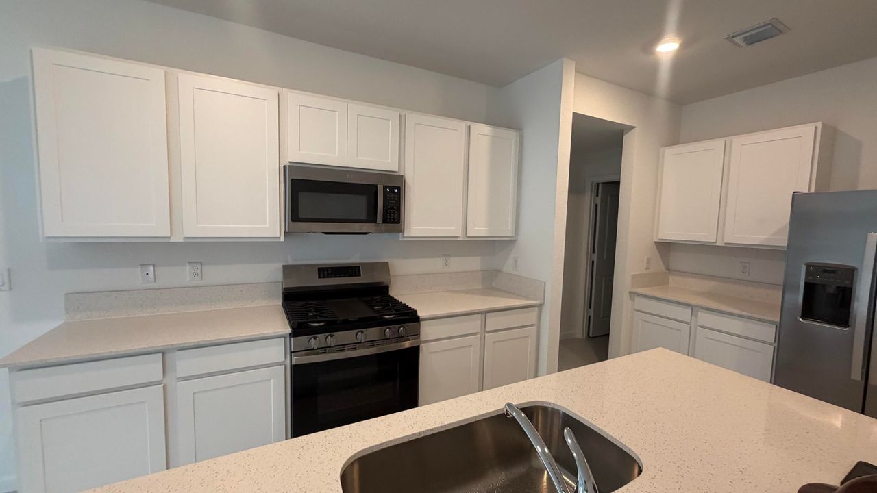 В аренду: $2,550 (3 спален, 2 ванн, 1432 Квадратных фут)