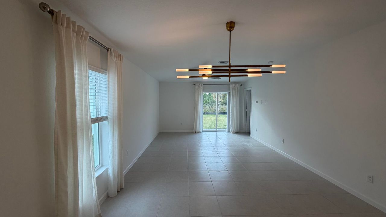 В аренду: $2,550 (3 спален, 2 ванн, 1432 Квадратных фут)