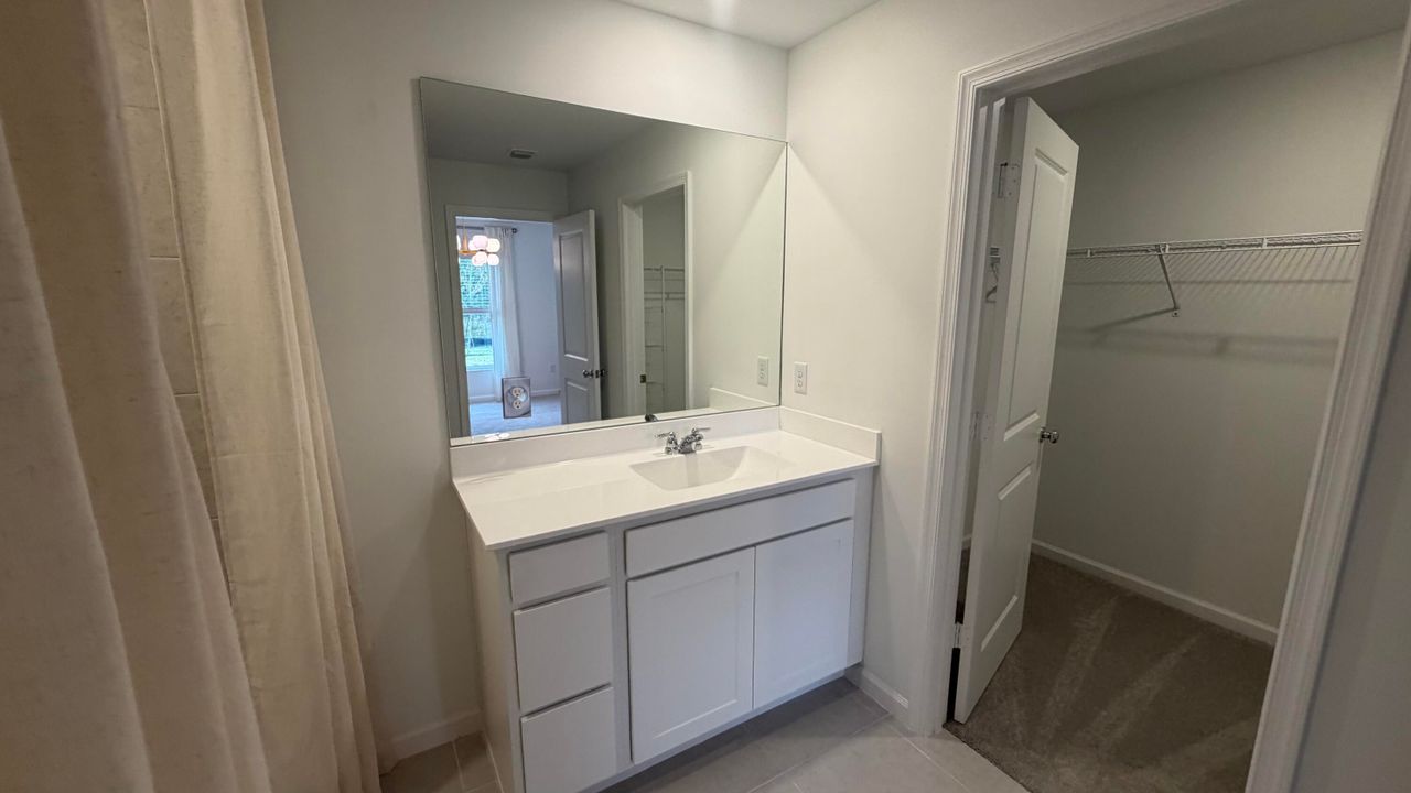 В аренду: $2,550 (3 спален, 2 ванн, 1432 Квадратных фут)