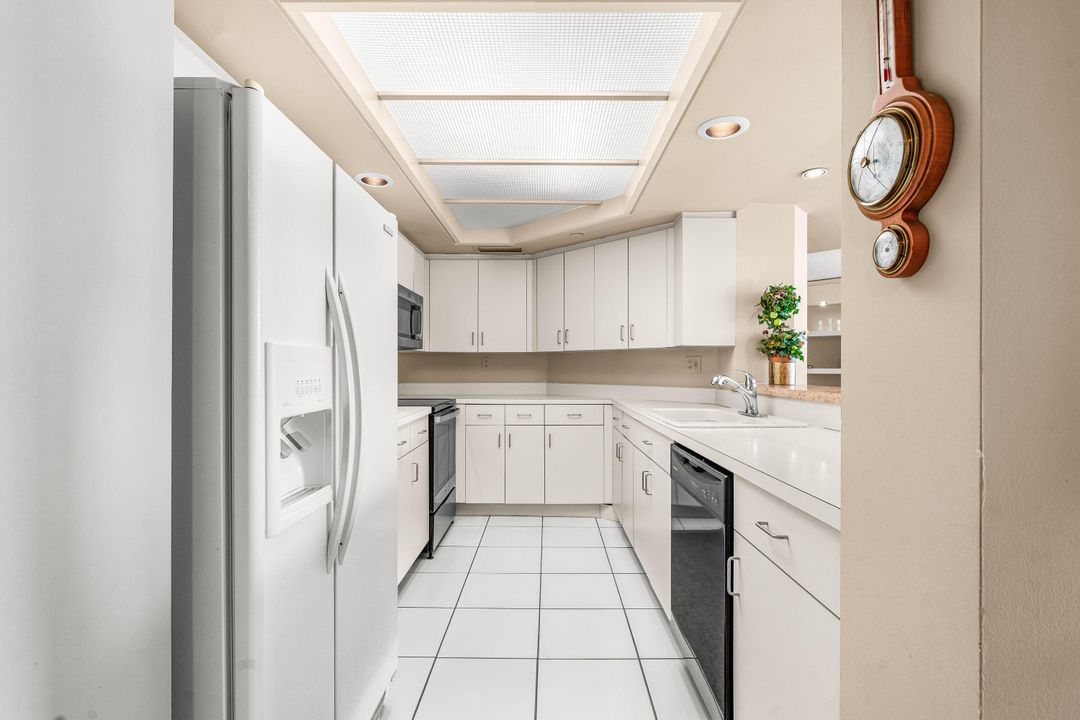 На продажу: $999,000 (2 спален, 2 ванн, 1630 Квадратных фут)