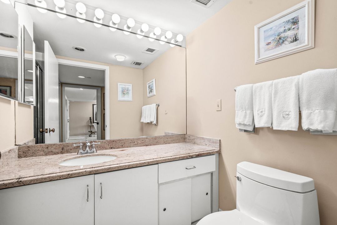 На продажу: $999,000 (2 спален, 2 ванн, 1630 Квадратных фут)