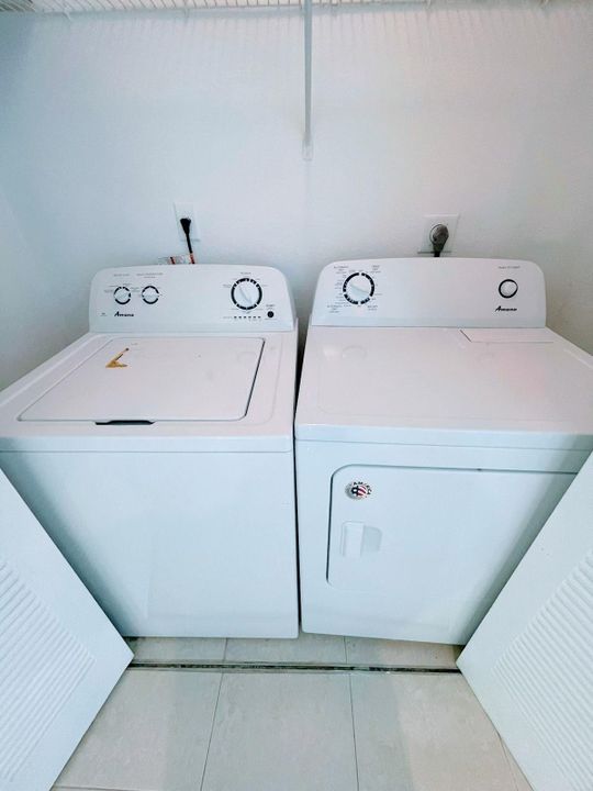 For Rent: $1,650 (1 beds, 1 baths, 712 Square Feet)