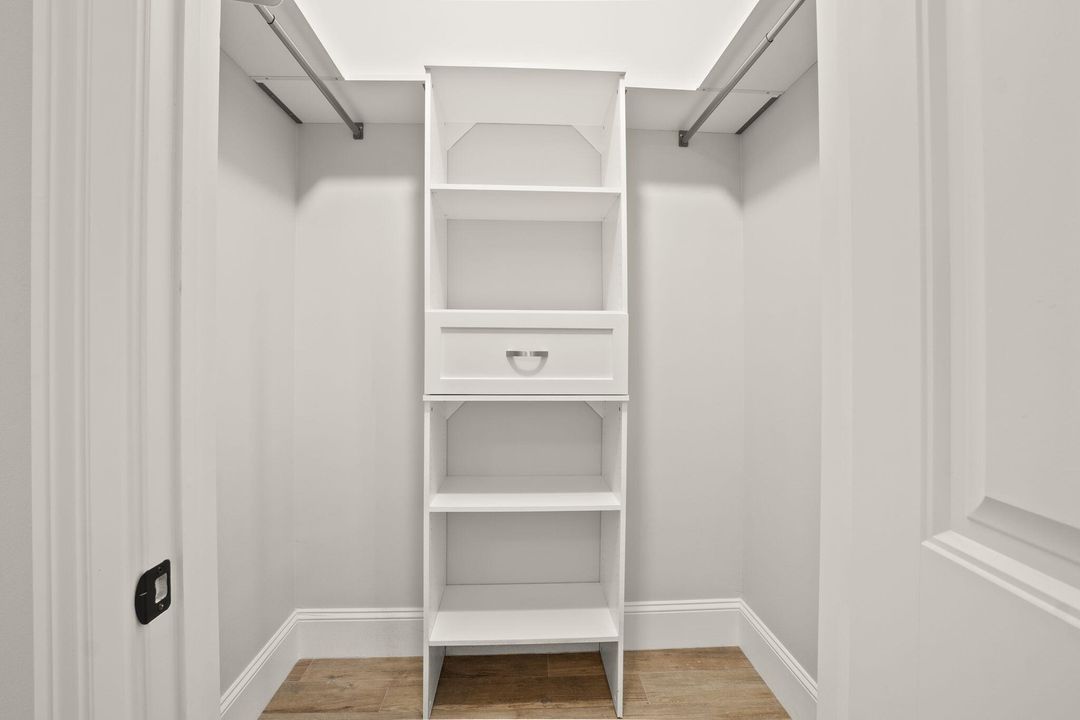 For Sale: $1,199,000 (4 beds, 4 baths, 3686 Square Feet)