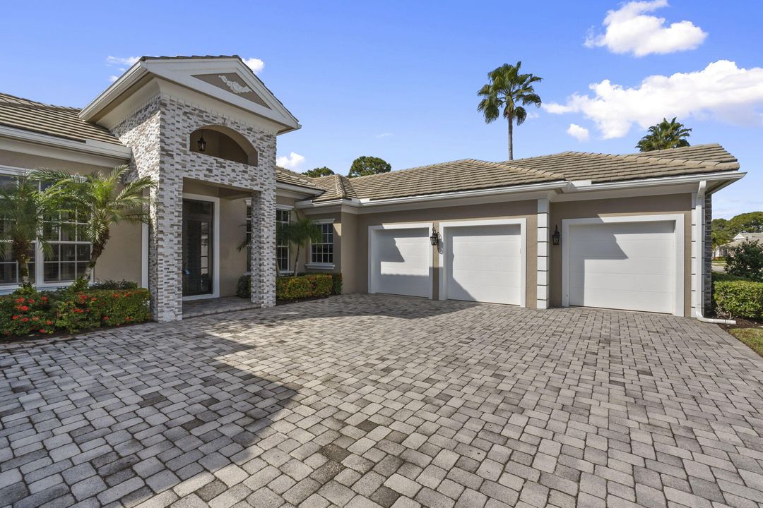 For Sale: $1,199,000 (4 beds, 4 baths, 3686 Square Feet)