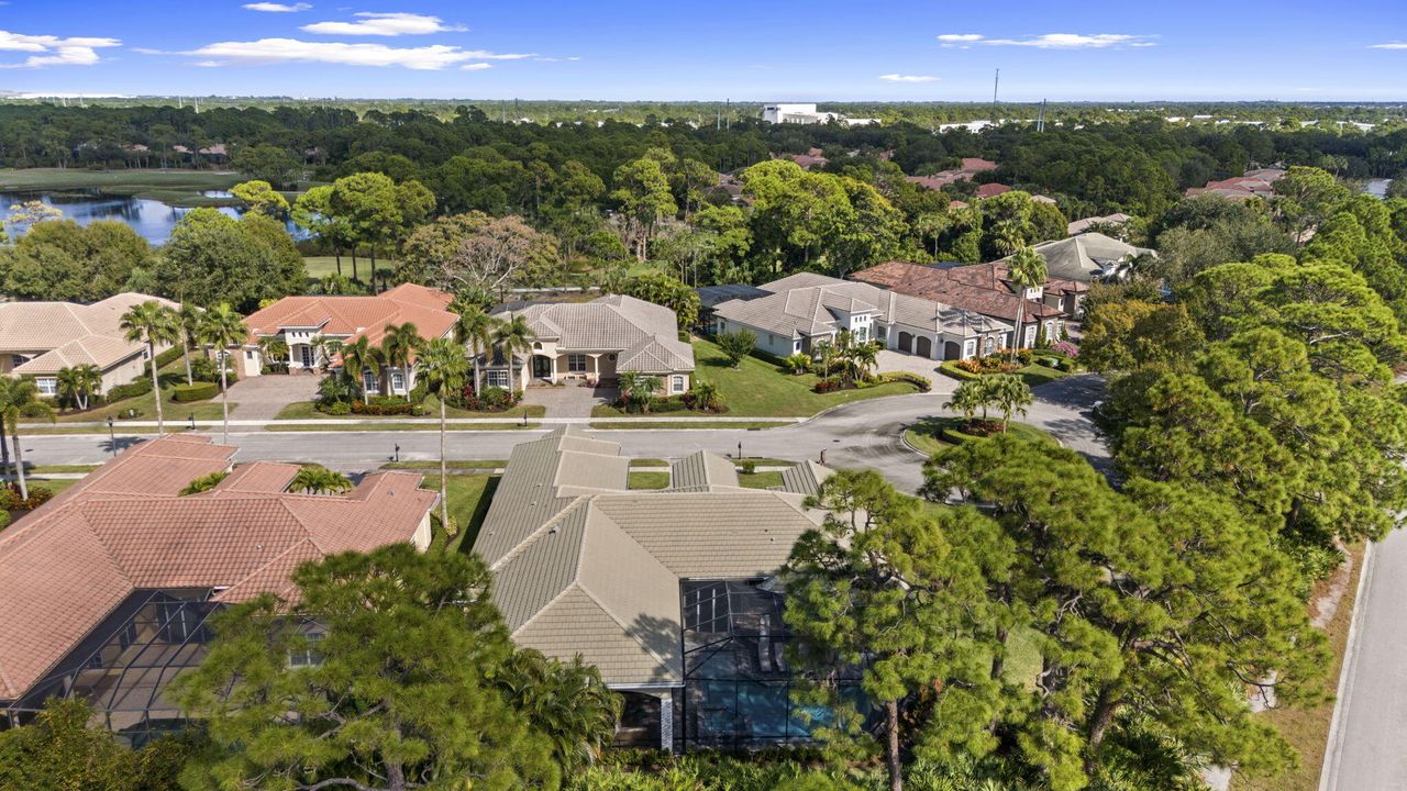 For Sale: $1,199,000 (4 beds, 4 baths, 3686 Square Feet)