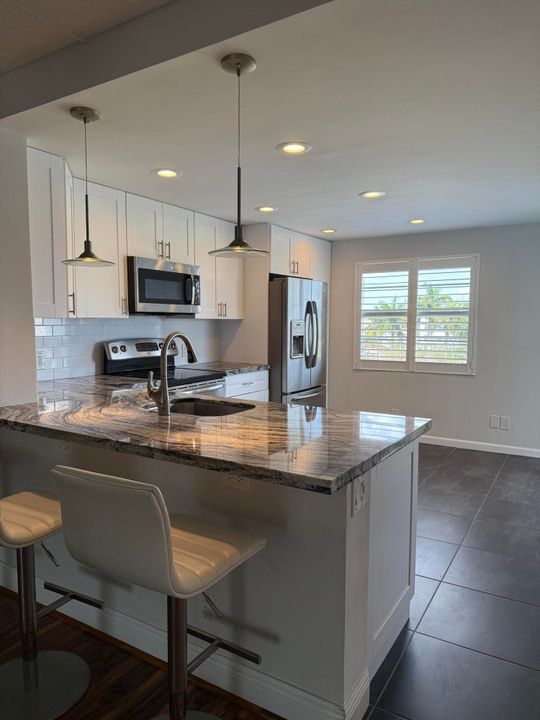 出租: $2,200 (2 贝兹, 2 浴室, 1158 平方英尺)