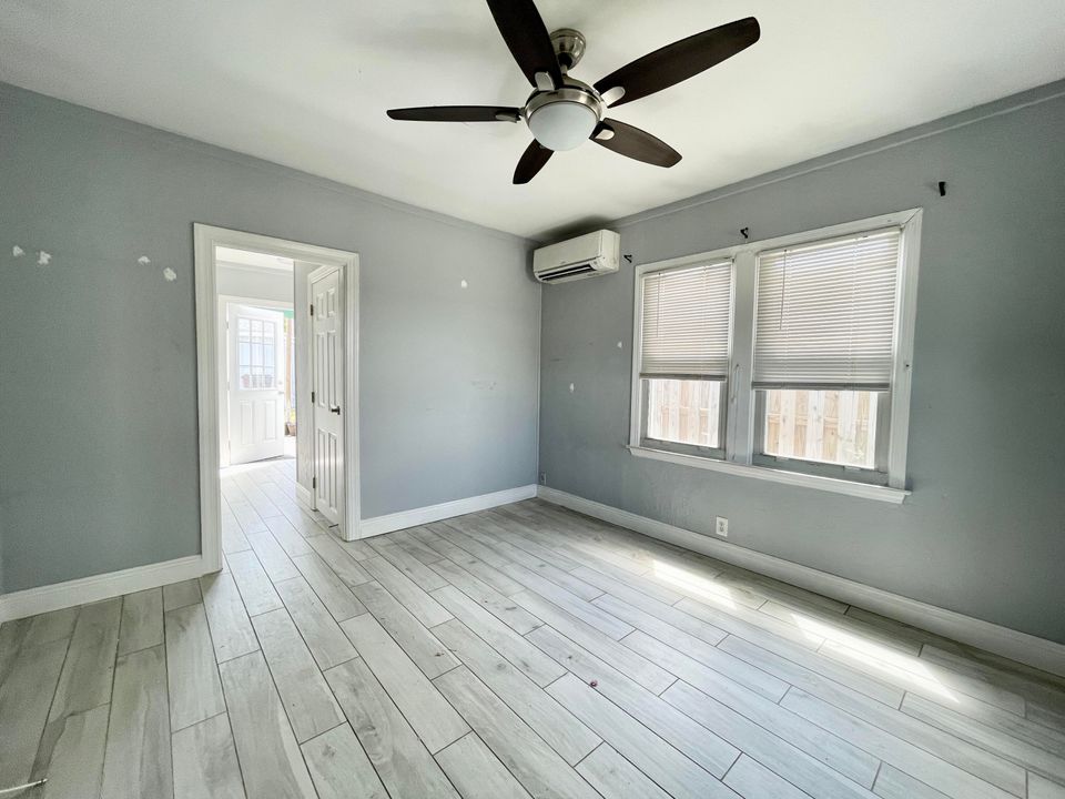 For Rent: $1,500 (1 beds, 1 baths, 1447 Square Feet)