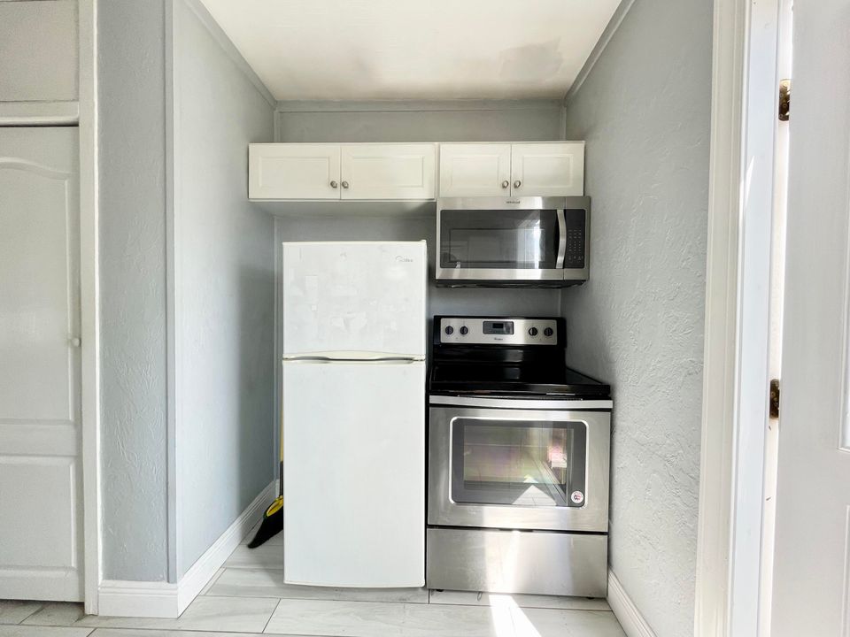 For Rent: $1,500 (1 beds, 1 baths, 1447 Square Feet)