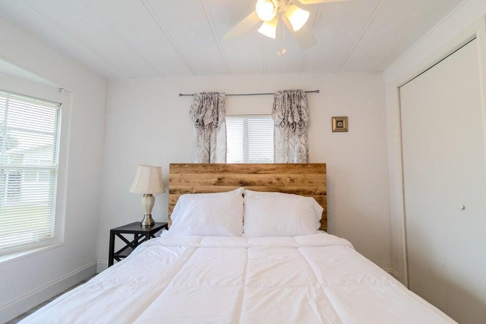 For Sale: $49,900 (2 beds, 2 baths, 1350 Square Feet)