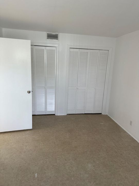 出租: $1,695 (1 贝兹, 1 浴室, 900 平方英尺)